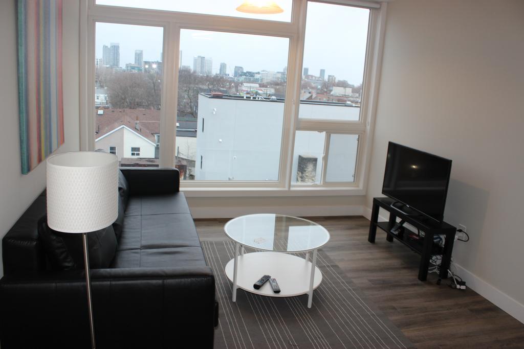 Atlas Suites- Furnished Apartments-College Street, Toronto Exterior photo