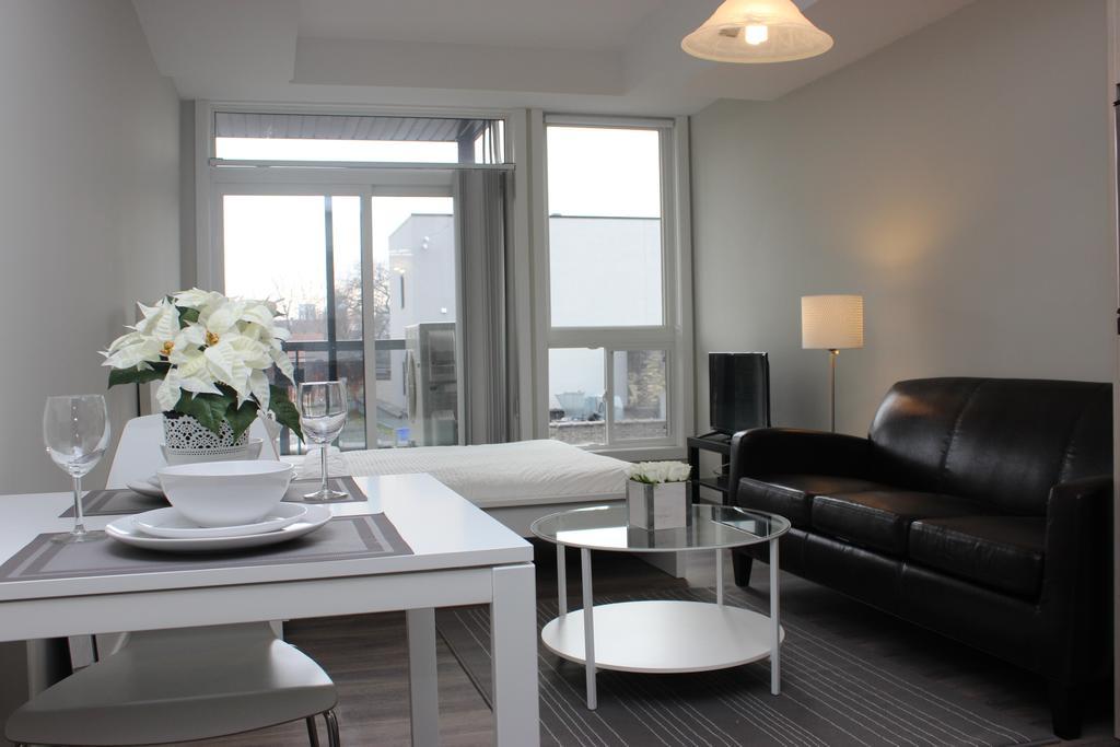 Atlas Suites- Furnished Apartments-College Street, Toronto Exterior photo